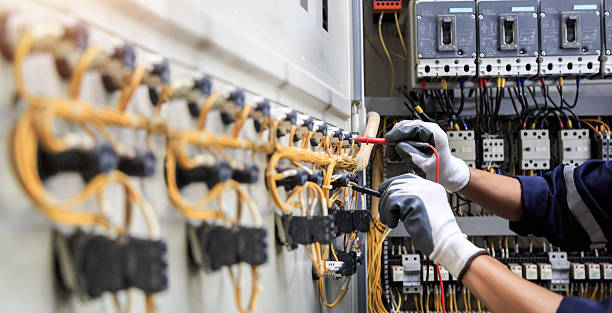 Professional Electrician technician working in Bunker Hill, OR